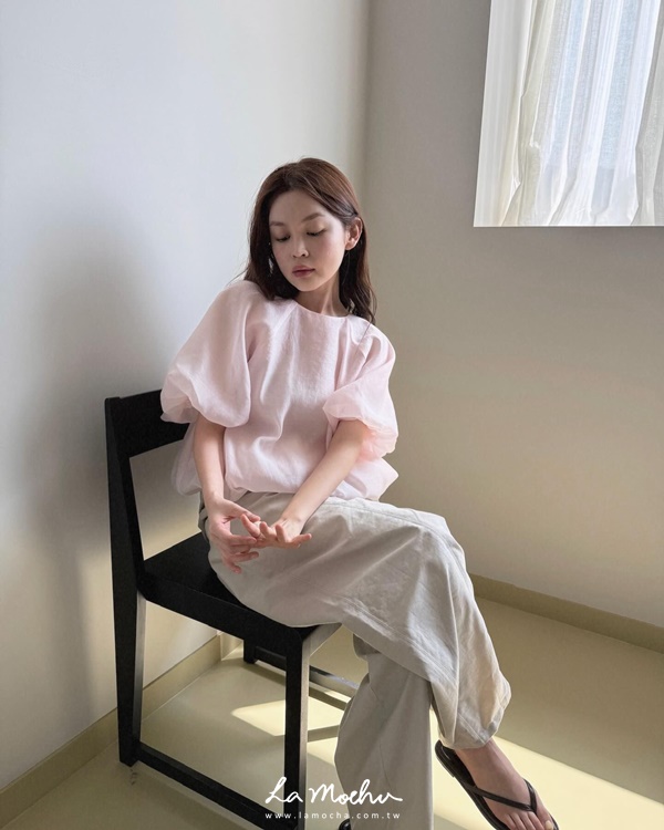 圓領五分澎袖麻料上衣